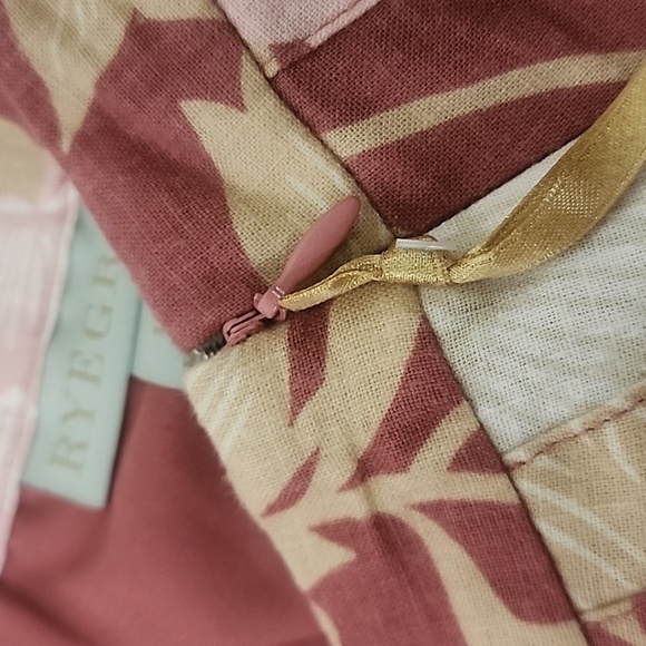NWT...RYEGRASS PINK FLORAL LINEN SKIRT SZ 10 - Picture 5 of 6